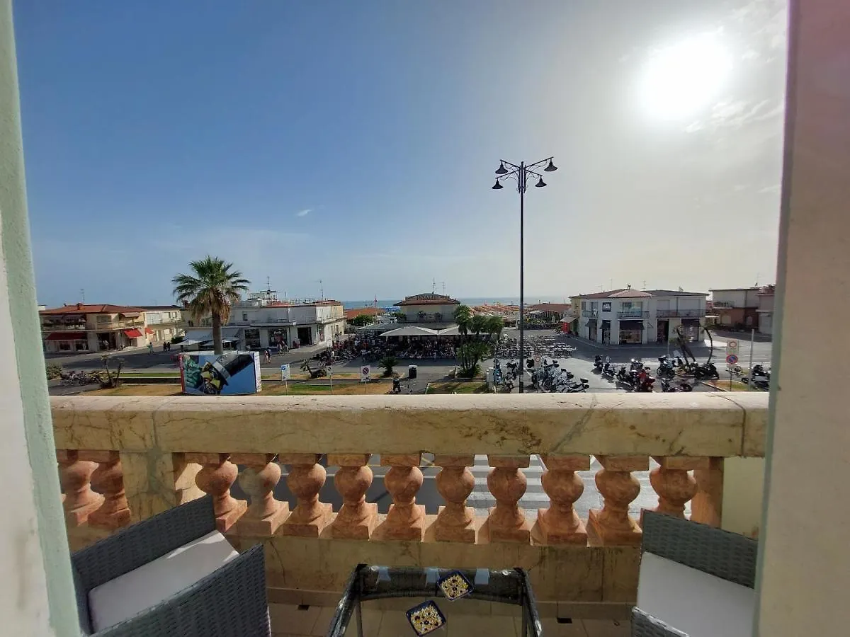 Imperiale Apartment With Sea View Viareggio