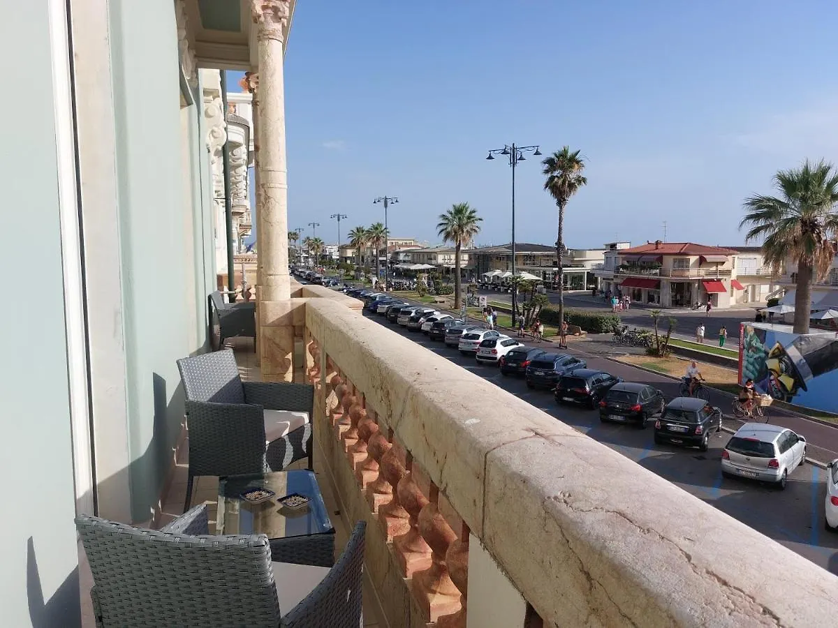Imperiale Apartment With Sea View Viareggio 0*,