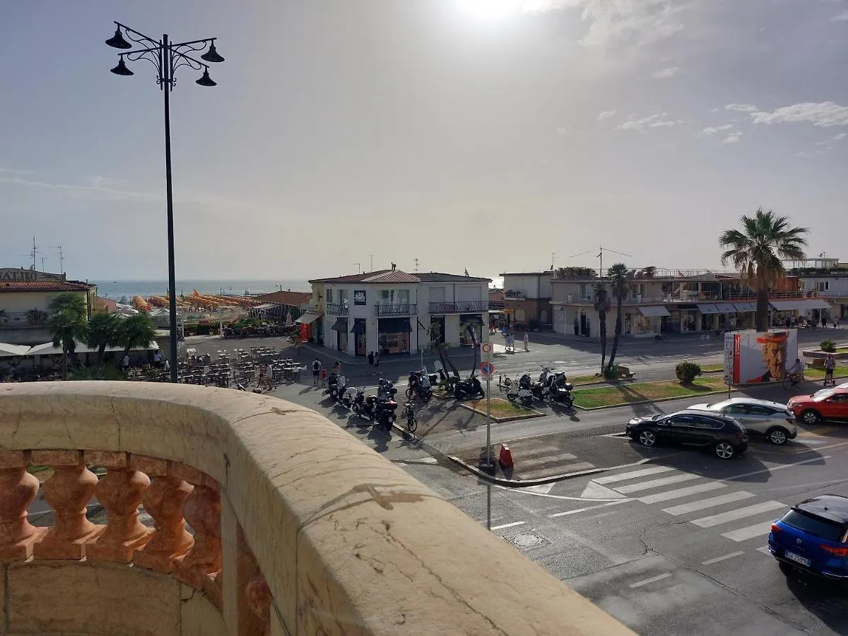 Imperiale Apartment With Sea View Viareggio