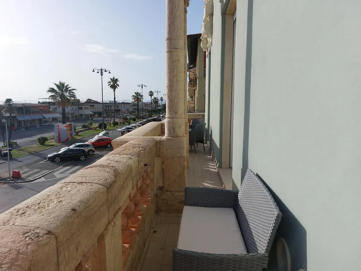 Imperiale Apartment With Sea View Viareggio